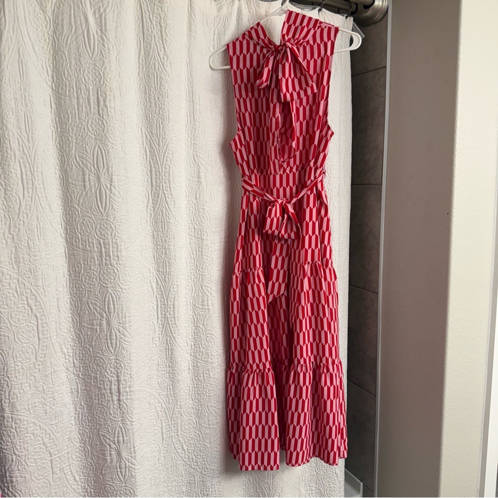 Elegant Red Geometric Pattern Dress - Picture 2 of 7